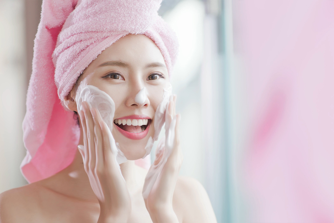 Bí quyết chăm sóc da khi ngồi máy tính cho các nàng văn phòng